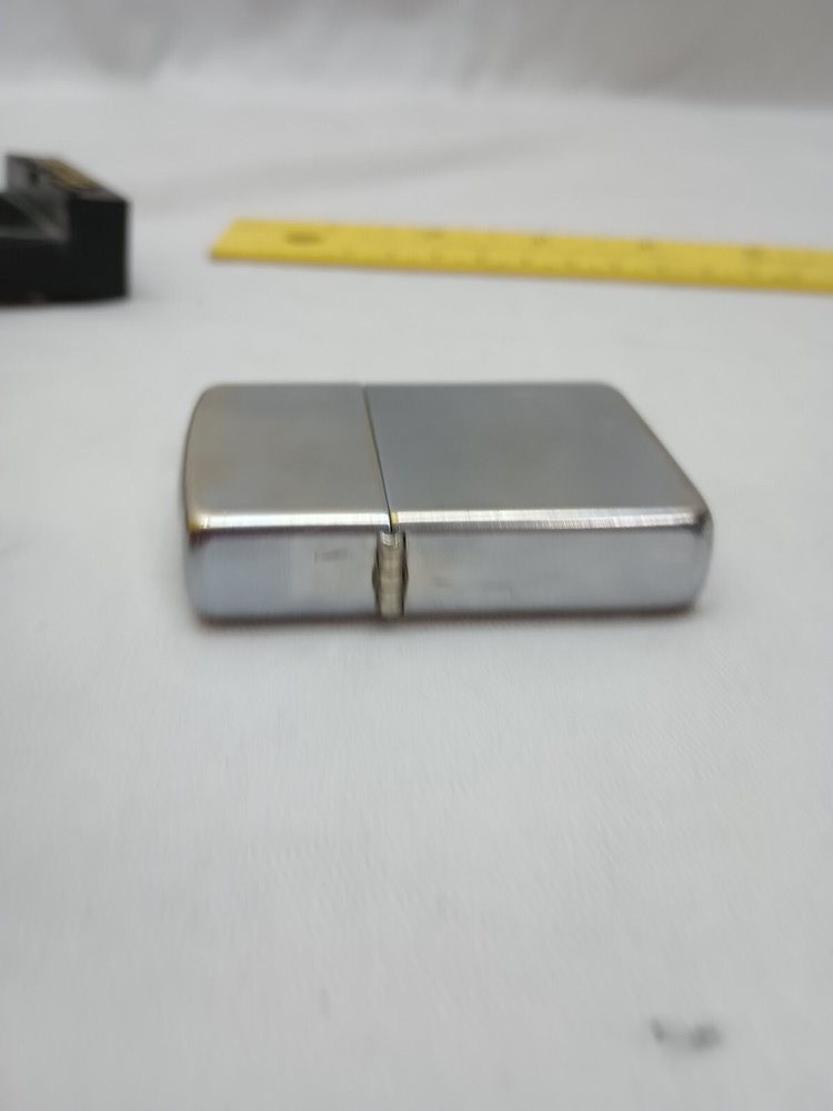 Genuine ZIPPO Brushed Chrome Refillable Windproof Lighter Needs New Flint