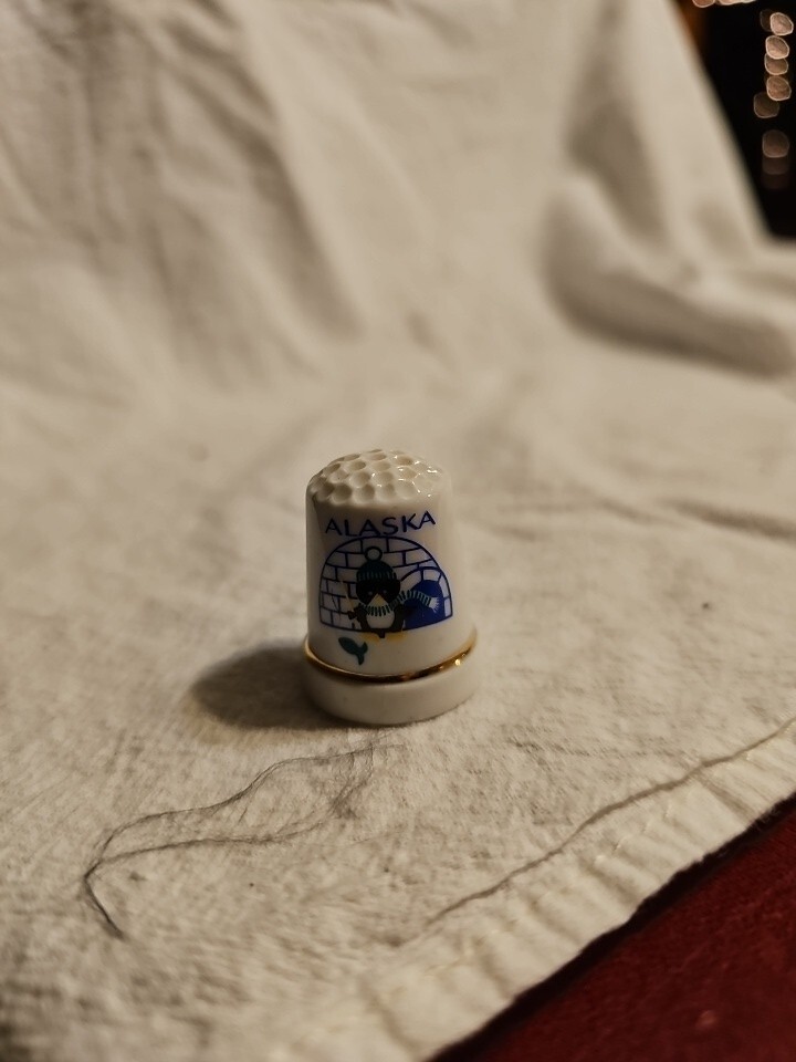 Lot of 4 Vintage Sewing Thimbles