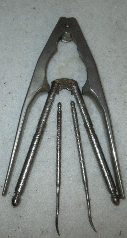 SKYLAB Nut and Lobster Shellfish Crab Cracker  PLUS 2 PICKS