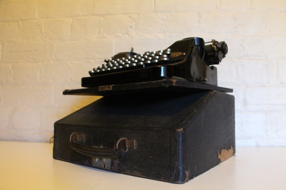 MERCEDES Prima - Antique Typewriter - Great Condition + Original Case