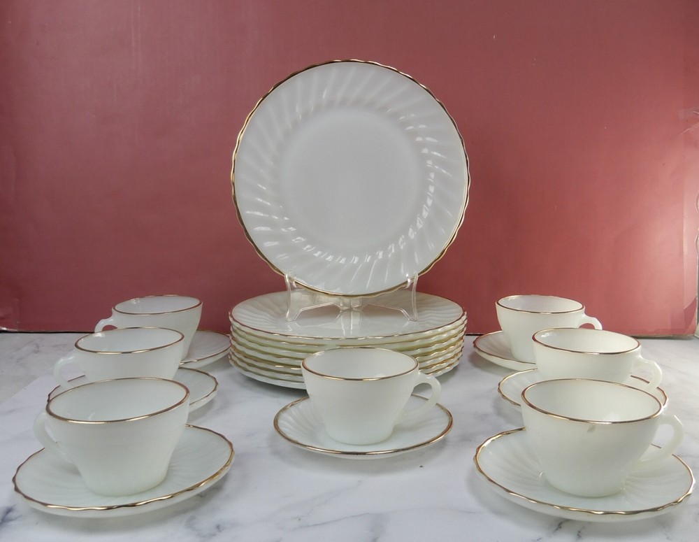 23 Piece Anchor Hocking Golden Shell Dinnerware