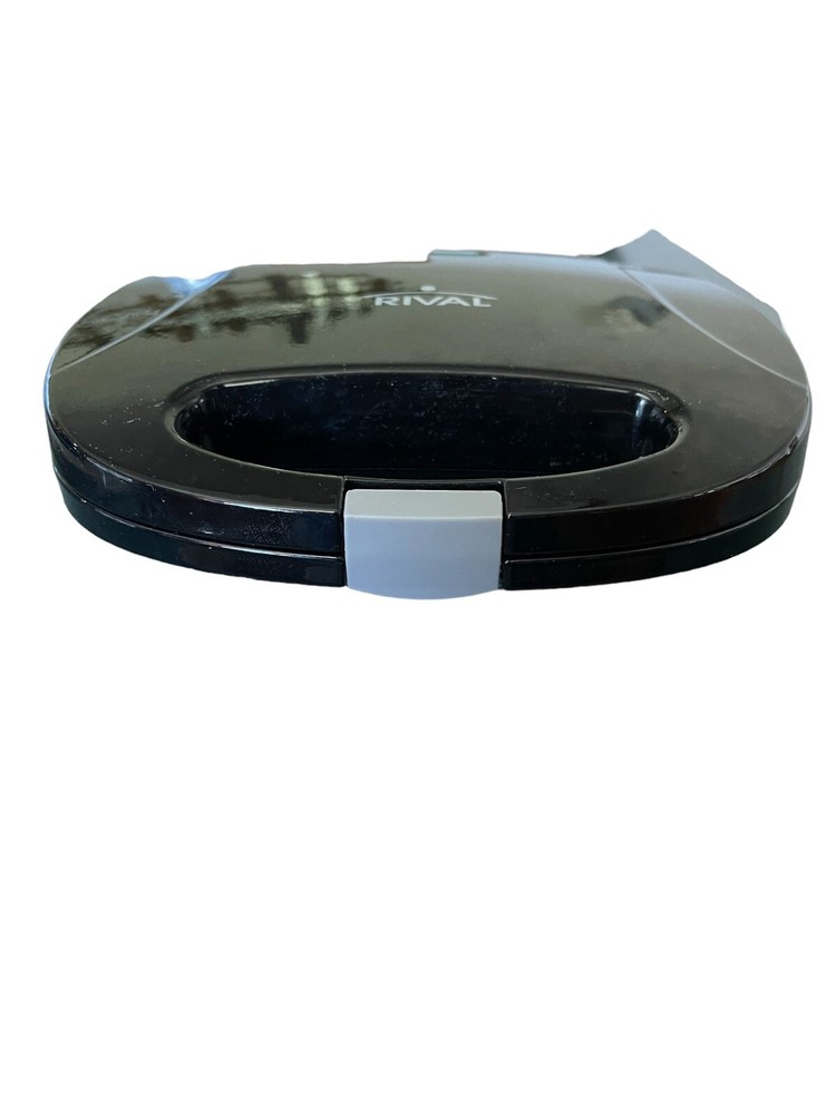 Rival 2- Slice Waffle Maker S6136W Great condition!
