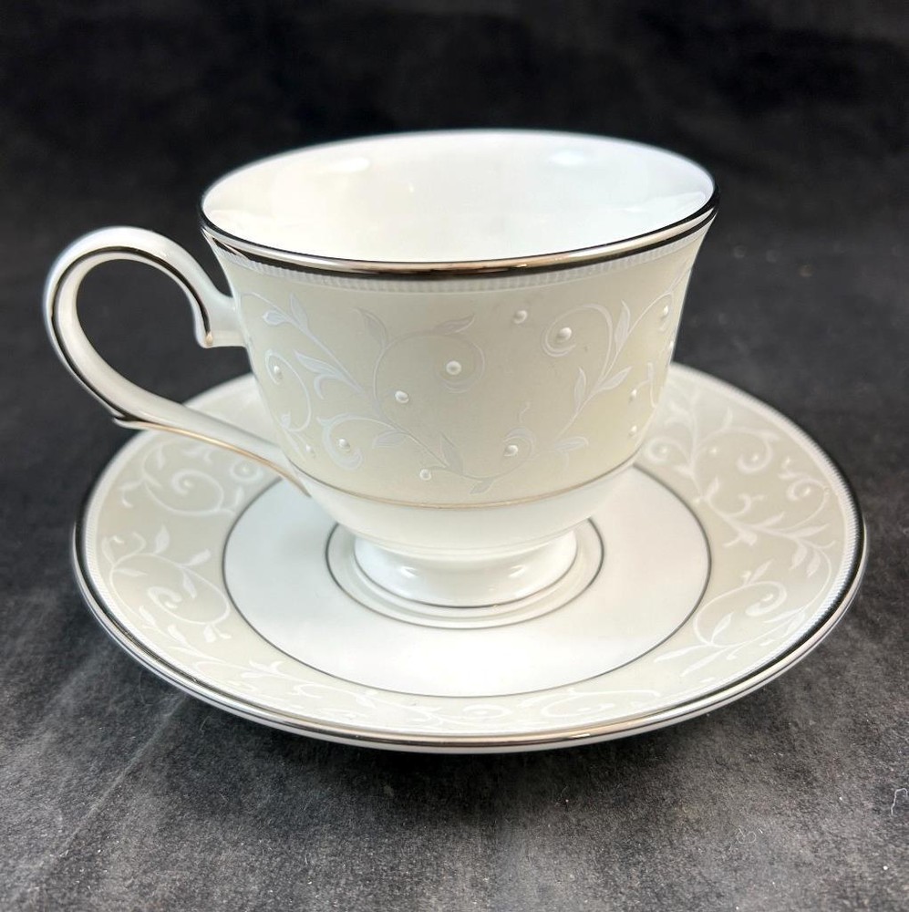 Lenox Opal Innocence 5 Piece Place Setting