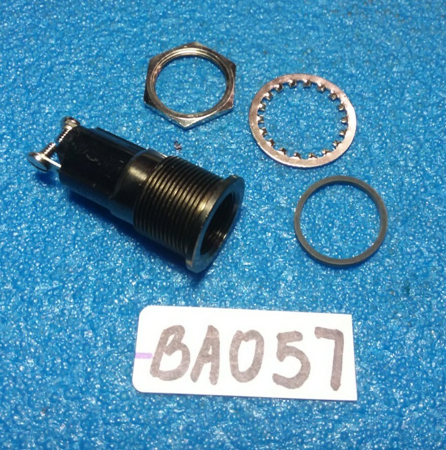 LAMPHOLDER  930-524X