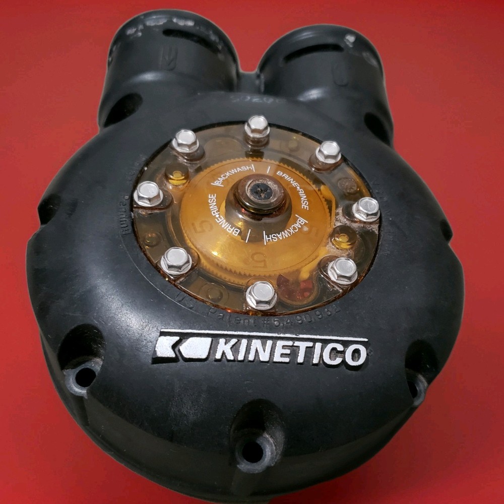 Kinetico Water Softener Main Level 1 Cap w/ gears 2030s