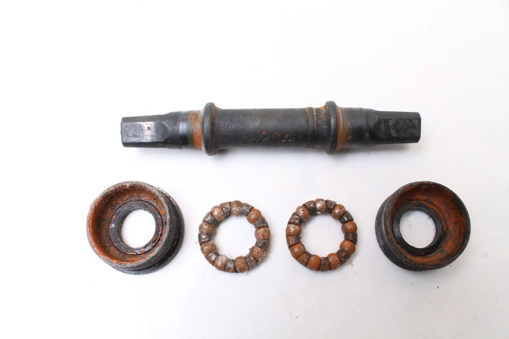 Bottom Bracket Square Taper 3PL 02C4 With Bearings RUST