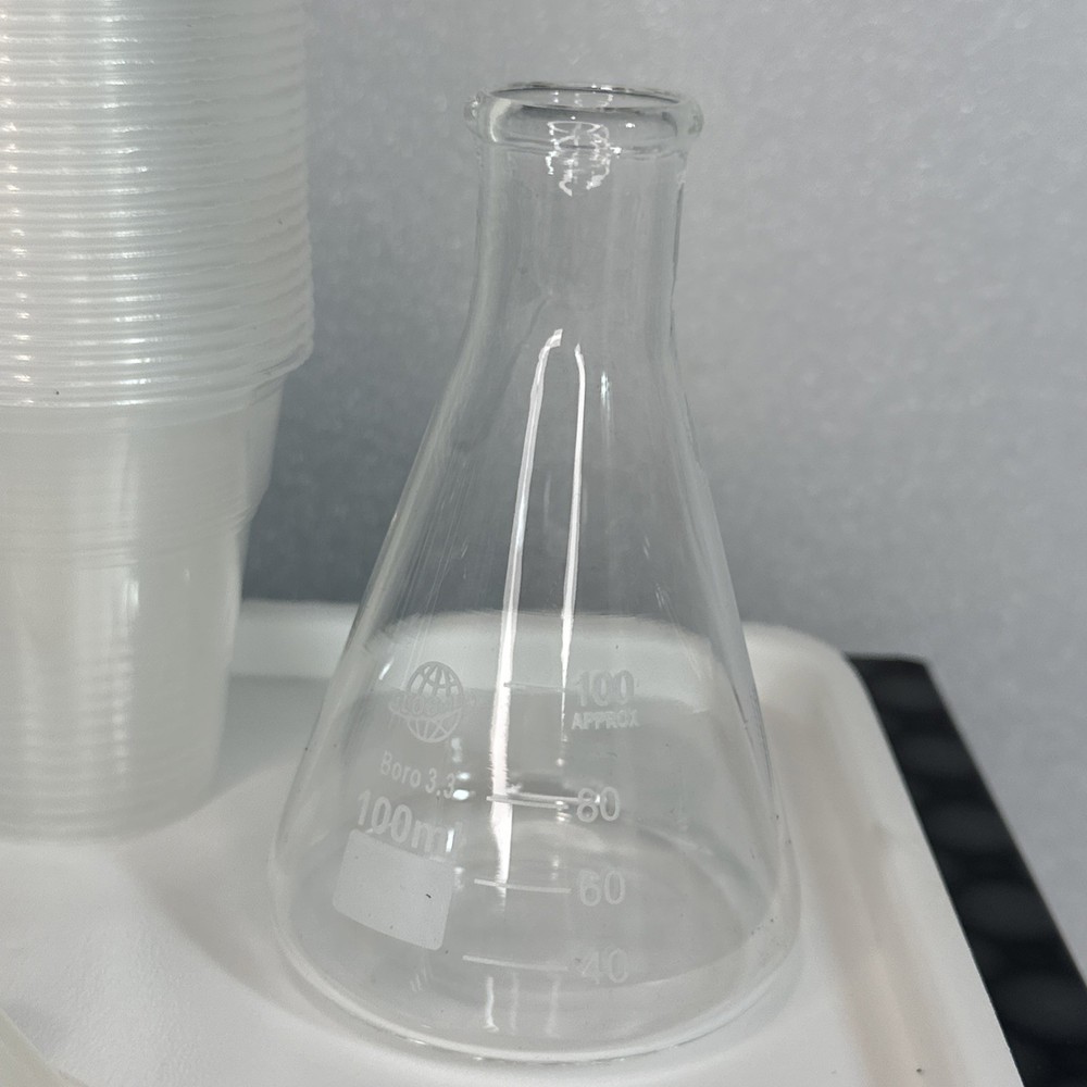 MEL Chemistry Starter Kit w/ 2 Sealed Experiments and VR Headset Science **READ*