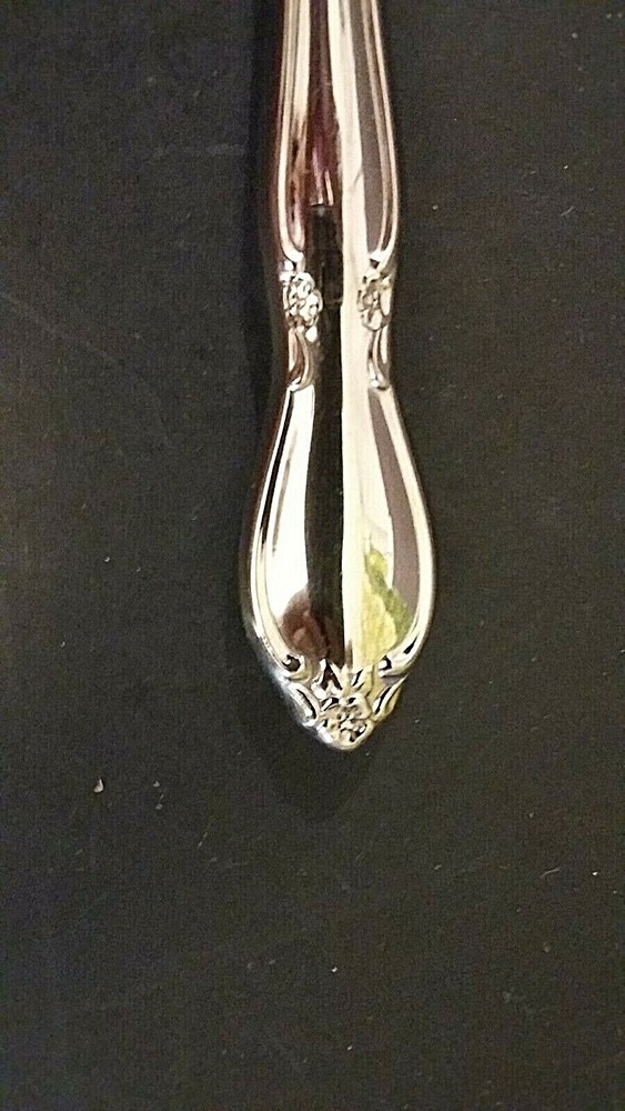 Oneida Chatelaine stainless 8 1/2" hollow handle dinner knife