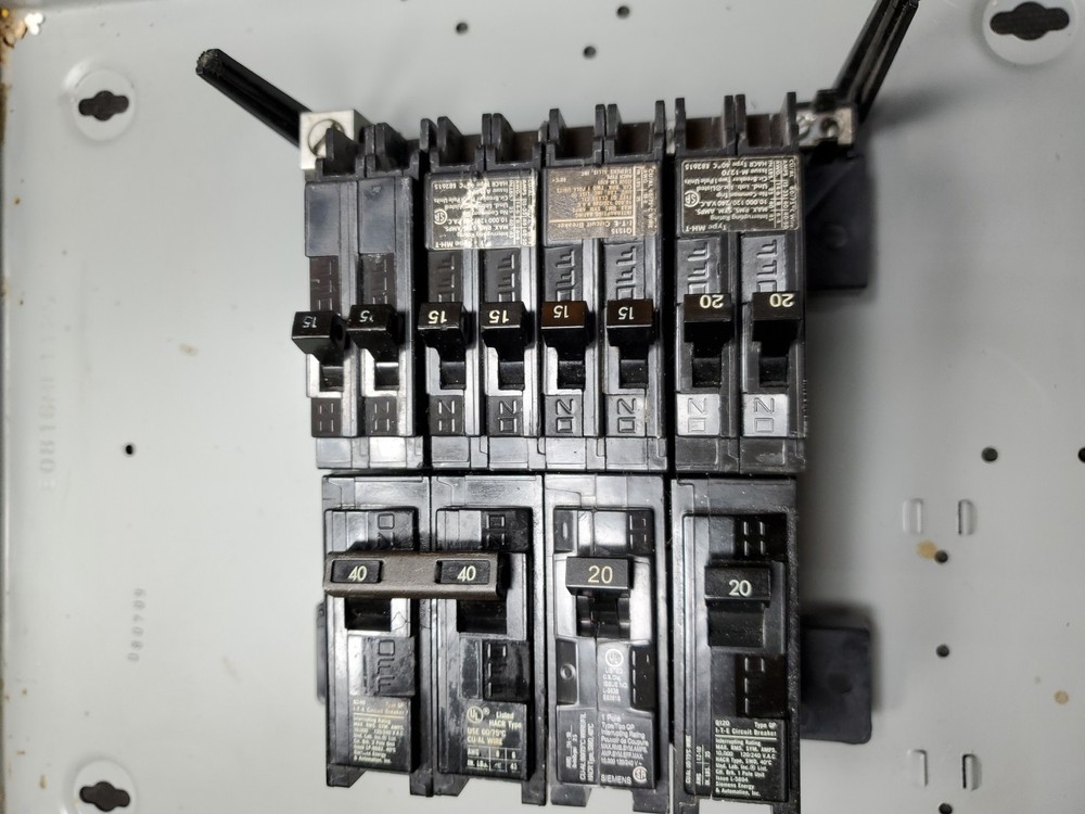 SIEMENS E0816ML-1125F CIRCUIT BREAKER PANEL