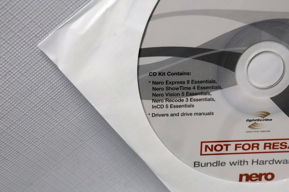 Nero 8 Essentials CD DVD Burning & Media Conversion Software