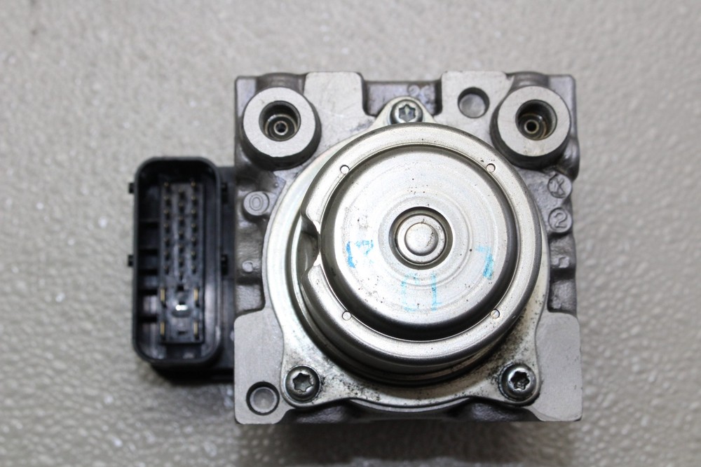 10-14 TRIUMPH ROCKET III ROADSTER ABS PUMP UNIT MODULE
