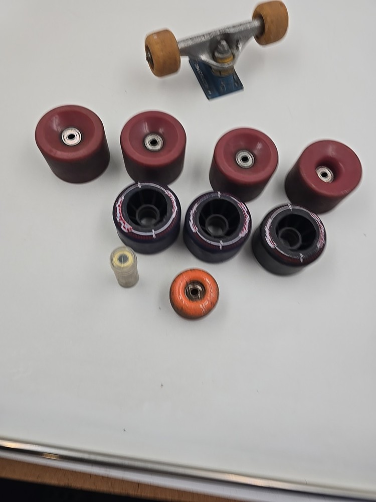 Misc . Skateboard Wheels And Bearings Condition Unknown