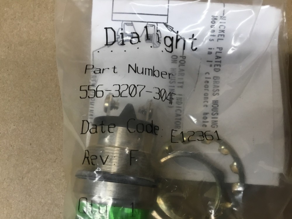 DIALIGHT 556-3207-304F PANEL MOUNT GREEN PILOT LIGHT INDICATOR LED #46B47