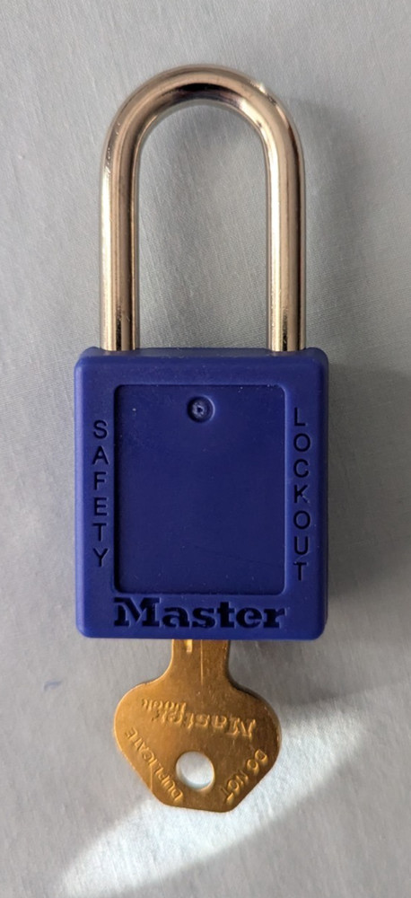 6 Master Lock 410 Lockout Padlocks (5) RED (1) BLUE Different Key Type NEW