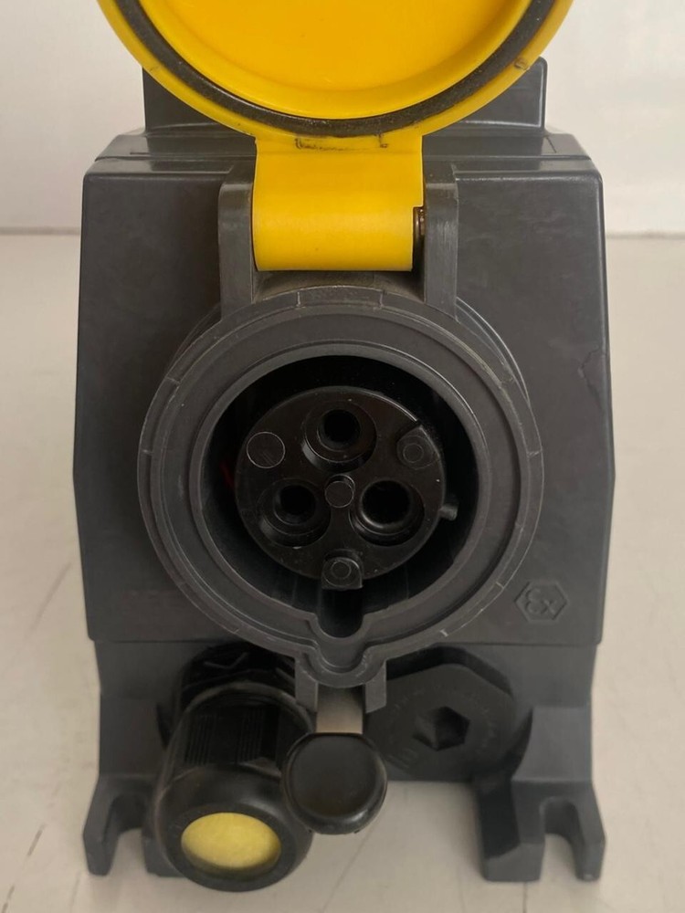 STAHL / SWITCH SOCKET / 8575/11-304 / PTB 01 ATEX 1044