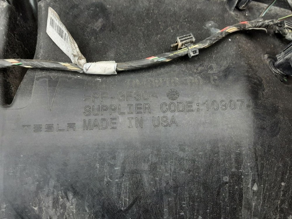 TESLA MODEL X 2016 Air Shutter 647150