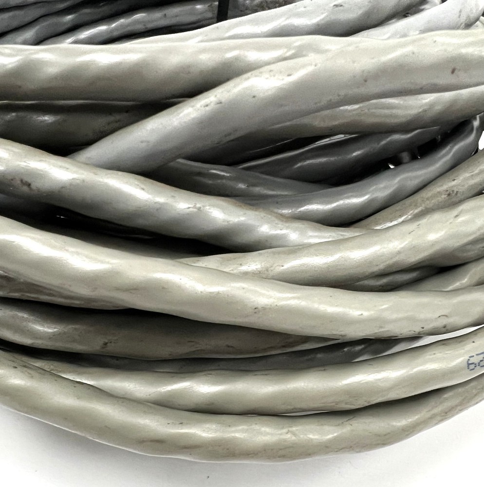 BELDEN 8725 CABLE 25 AWG STANDED POLYETHLENE INSULATION APPROX LENGTH 66FT