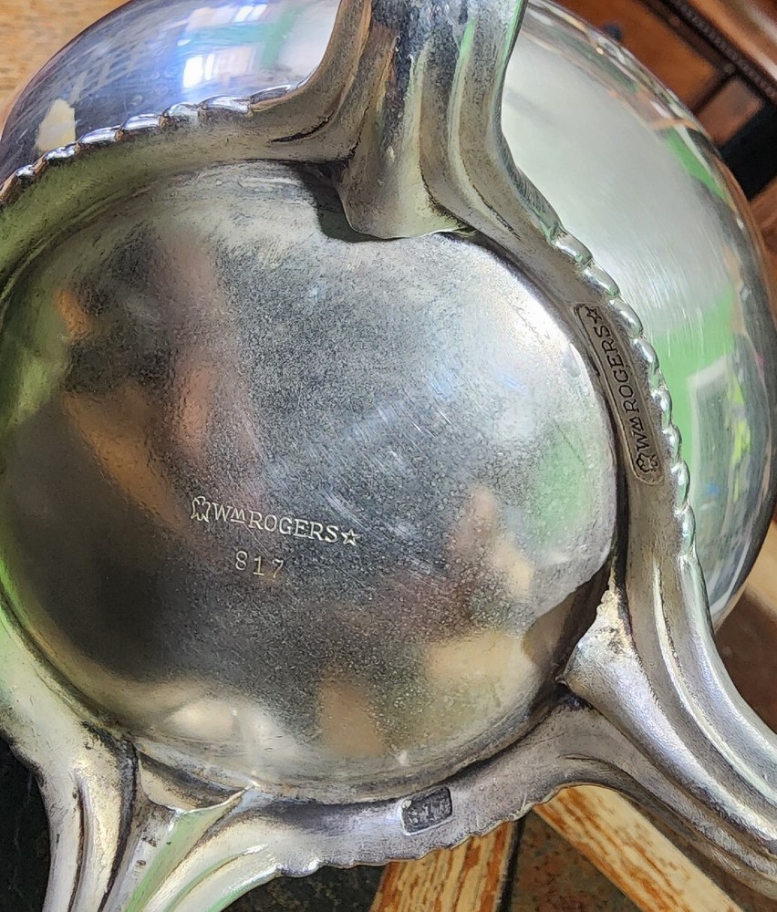 WM ROGERS VINTAGE "9 1/4" FOOTED SILVERPLATED WATER PITCHER MODEL 817