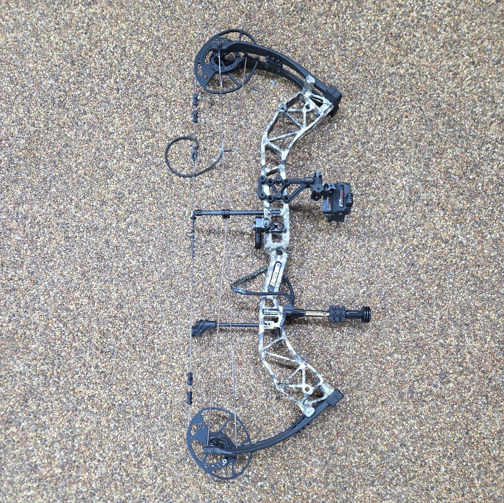 Bear Resurgence Compound Bow 70lbs RH