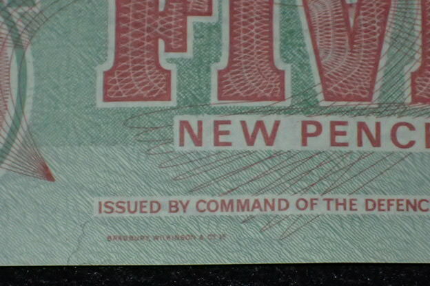 British Armed Forces Five 5 New Pence Military Payment Certificate Note 6th Ser.