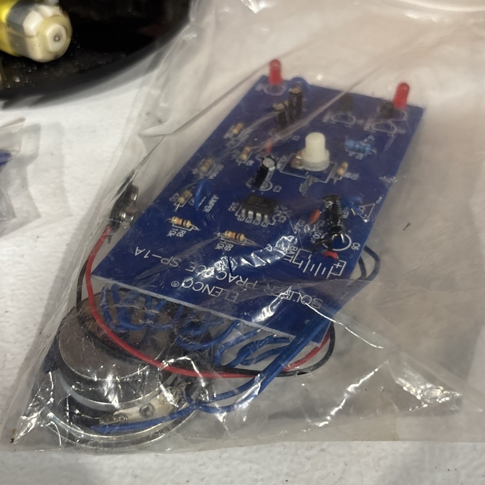 ELEGOO Robot Smart Car Kit V2.0 NEW STEM Computer Code Programming Kids - Parts