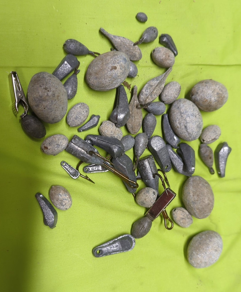 4.5 lbs of lead weights snagging hooks and egg weights