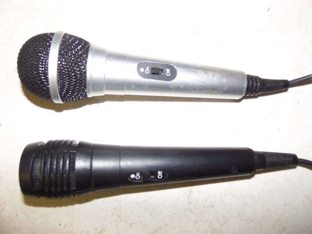 The Singing Machine, Model STVG - 559, Powers on but does not work correctly