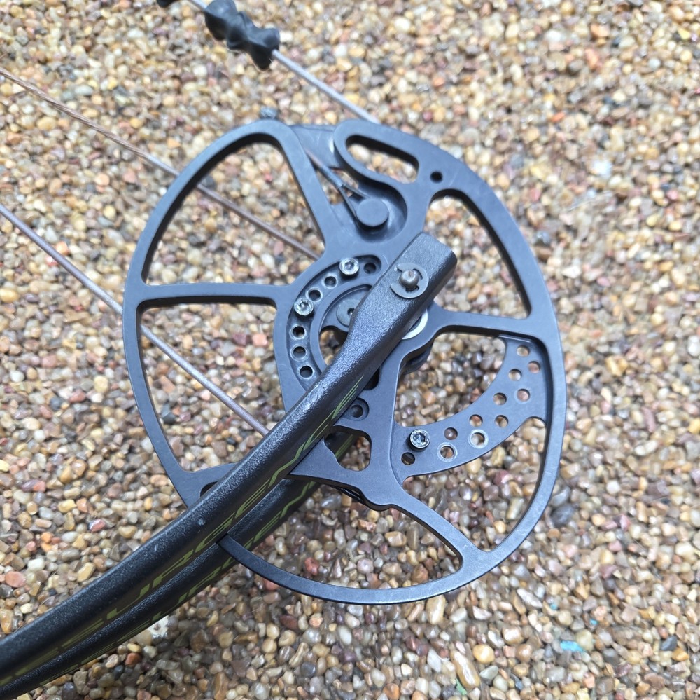 Bear Resurgence Compound Bow 70lbs RH