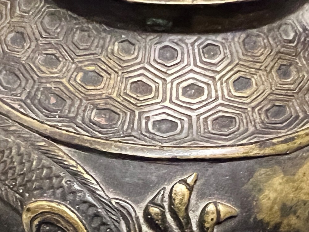 CHINESE BRONZE CHAMPLEVE VASE WITH HANDLE NO BOTTOM