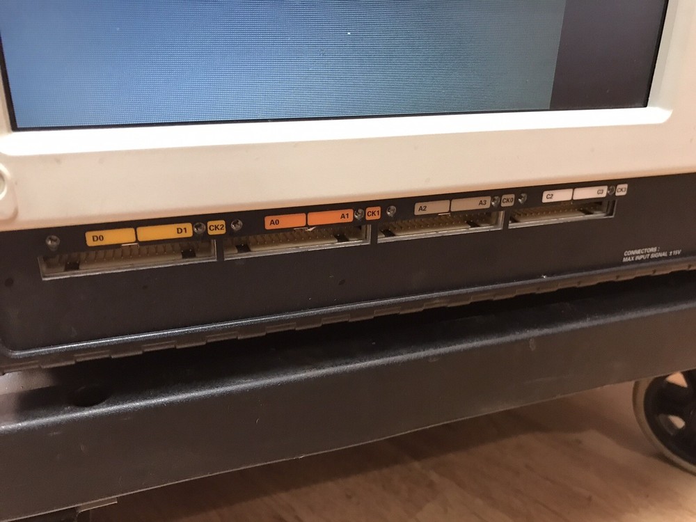 Tektronix TLA622 68-Channel Logic Analyzer