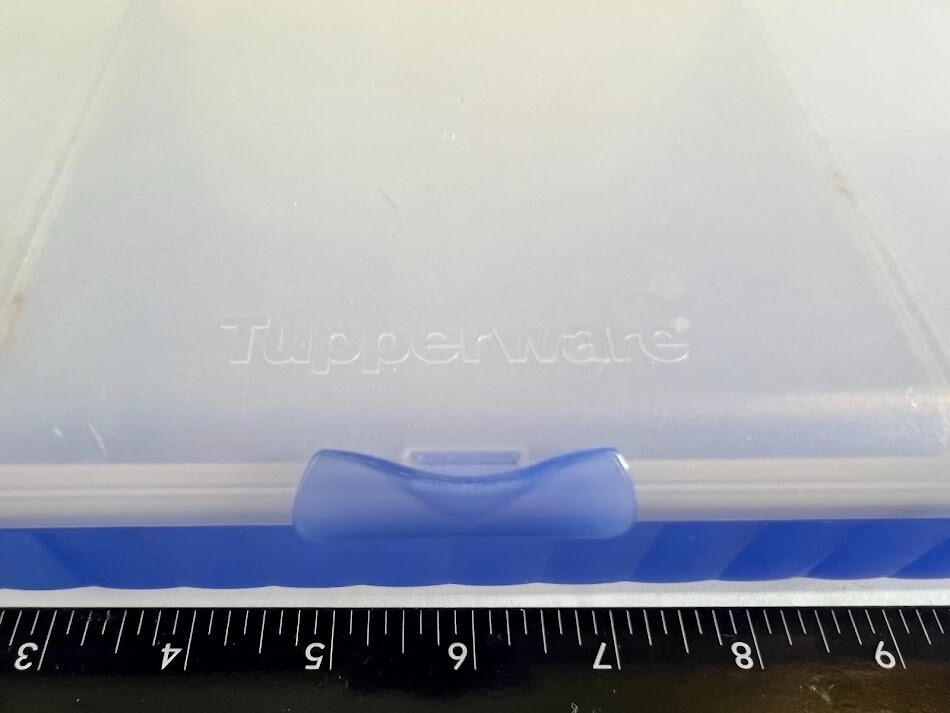 TUPPERWARE Blue Lunch’N Things Container 4 Compartments
