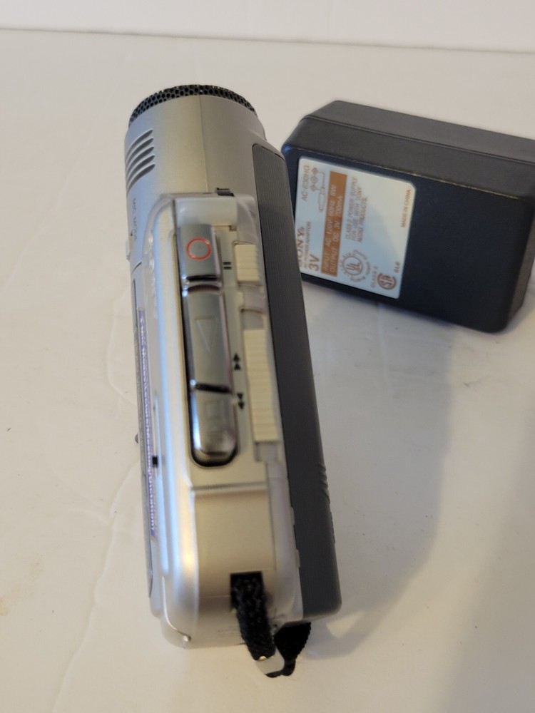 Sony Clear Voice Mic'n Micro M-100MC Micro Cassette Recorder (READ DESCRIPTION)