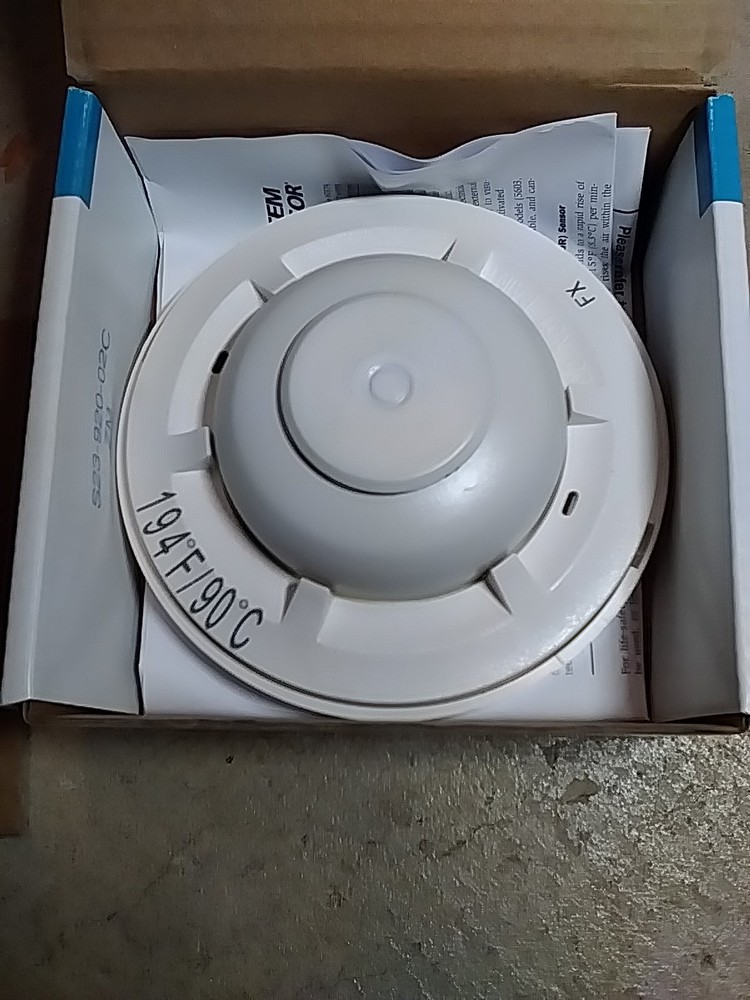 New System Sensor 5604 Fixed Temperature 194 degree Heat Detector