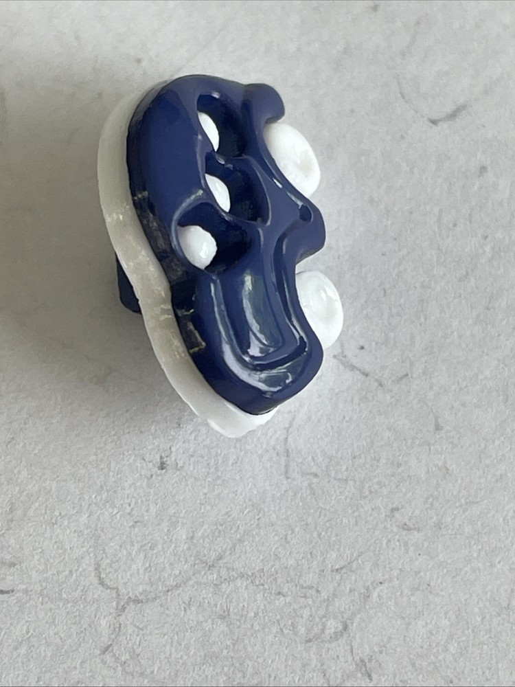 1 Blue & White Car Plastic Snap Together Buttons 3/4”