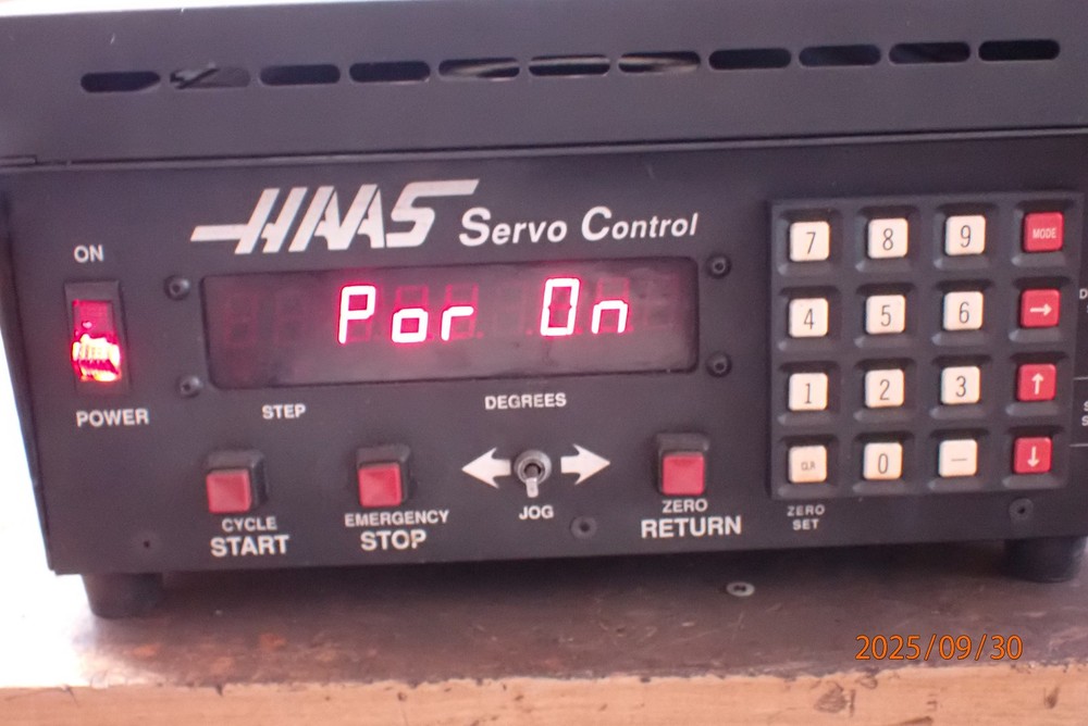 OLDER HAAS SERVO CONTROL POWERS UP FOR PARTS NEEDS WORK