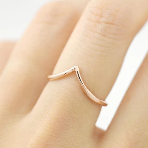 14k Thin Gold Ring Chevron Stackable. SIZE: 5, 6, 7, 8