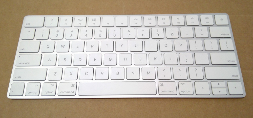 Apple A1644 Magic Keyboard Rechargeable Wireless Bluetooth NO CABLE