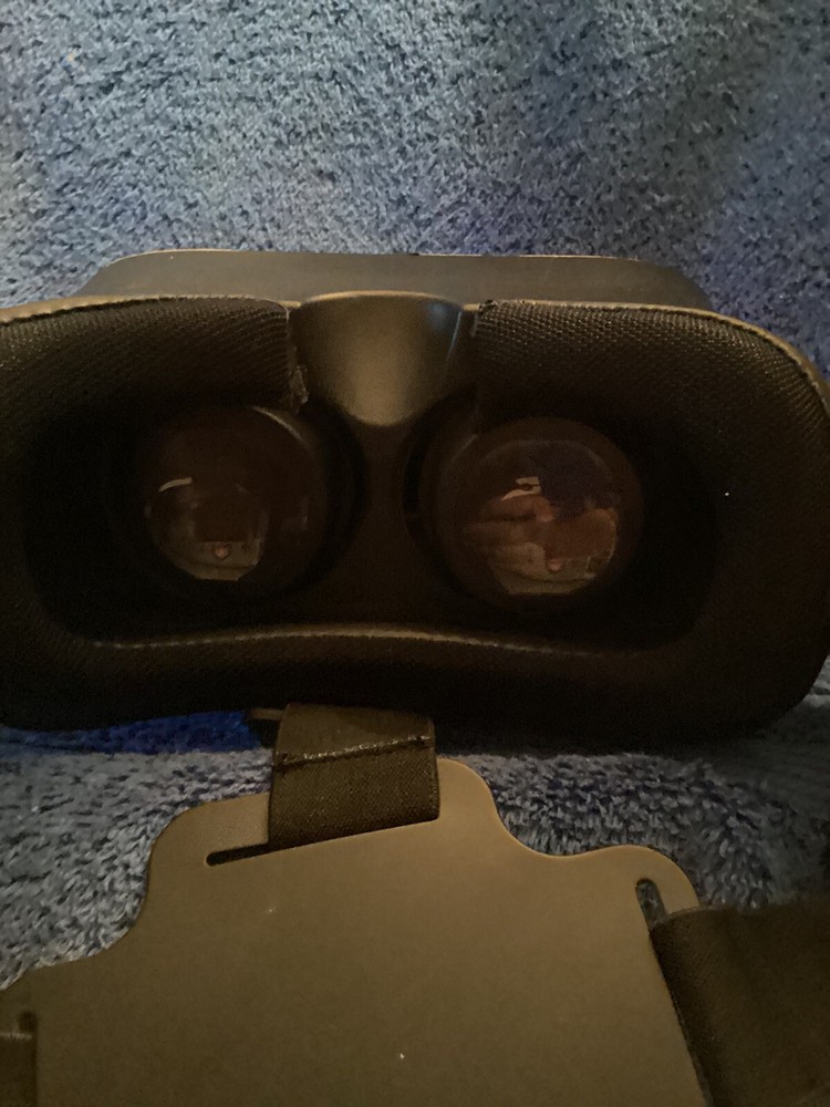 Wireless Gear Plastic Virtual Reality Headset White 3 D Experience