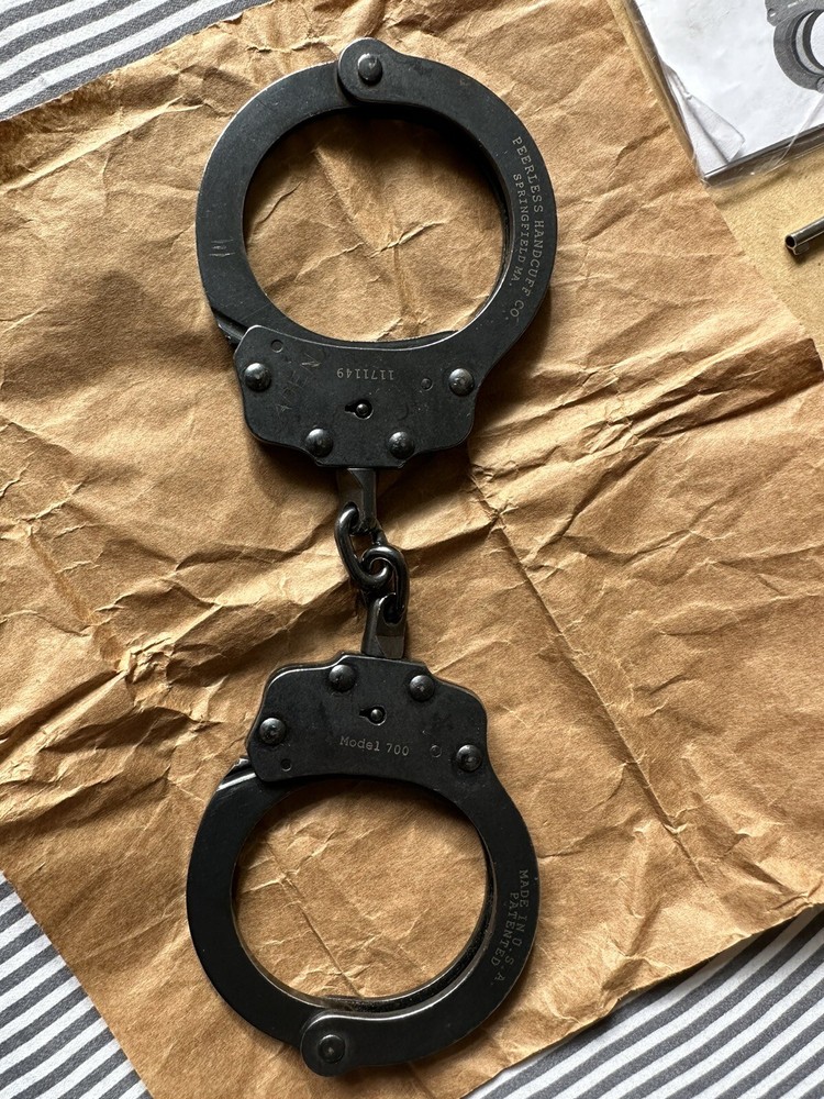 Peerless Handcuff Company Model 700 Chain Link