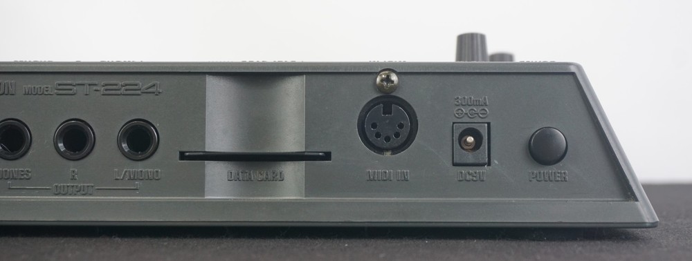 Zoom ST-224 SampleTrak Drum / Groove Machine & Sampler