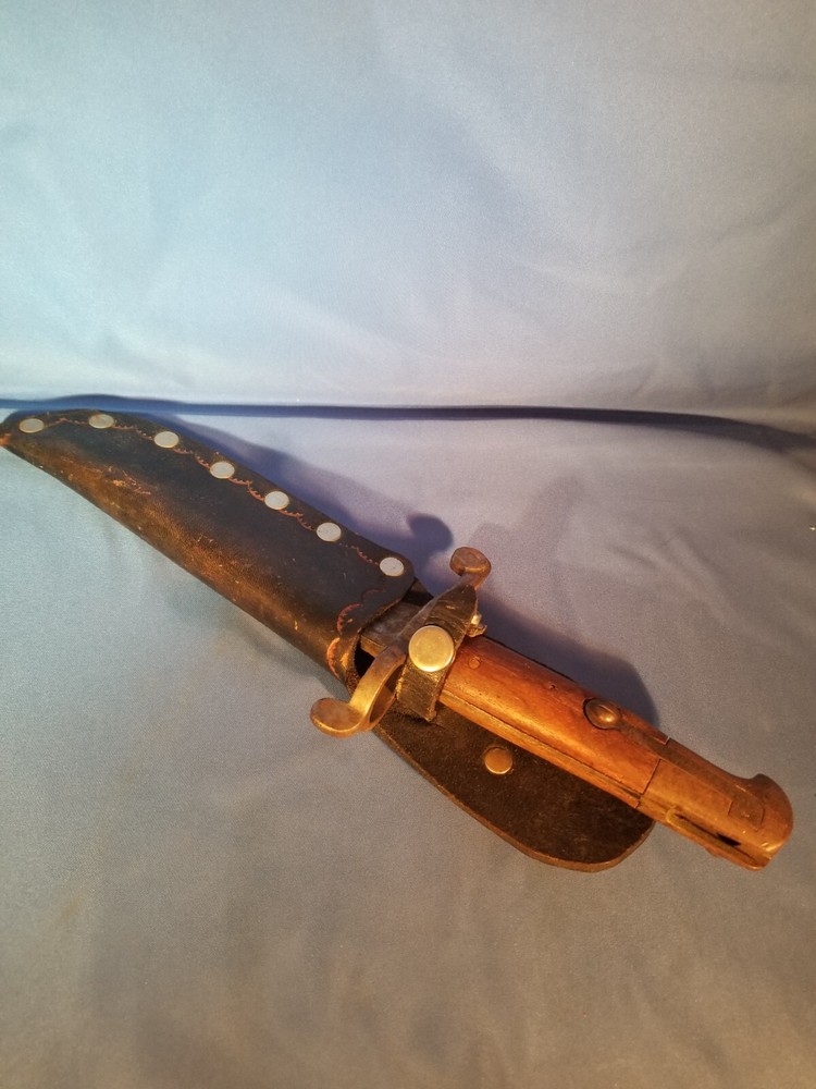 Short Bayonet #23 Unknown Maker - 10 5/8'' w/ Sheath