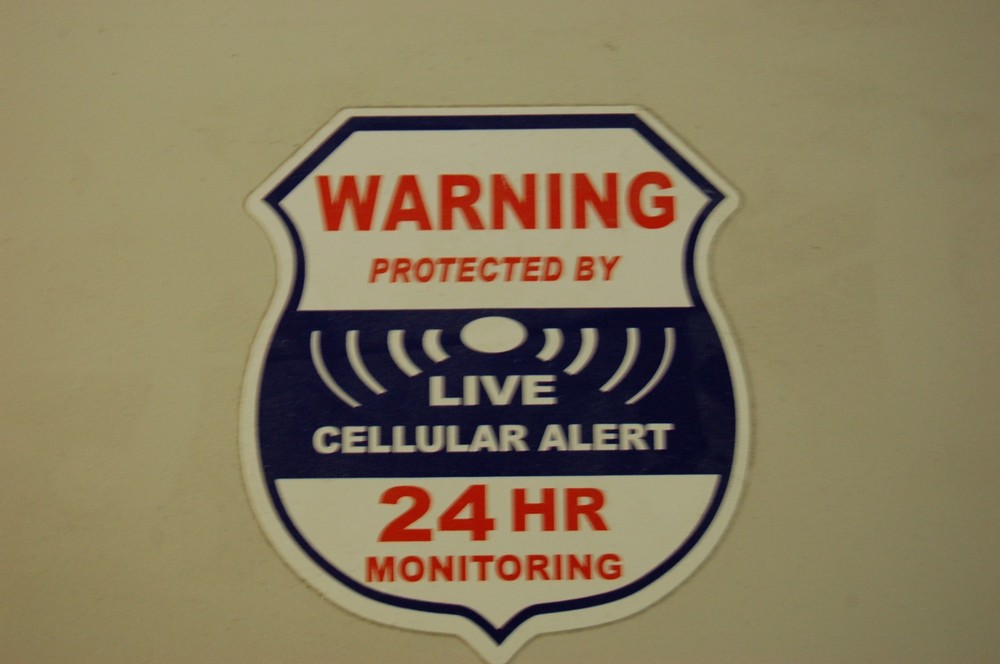 STATIC CLING WARNING, LIVE CELLULAR ALERT SECURITY SURVEILLANCE STICKER