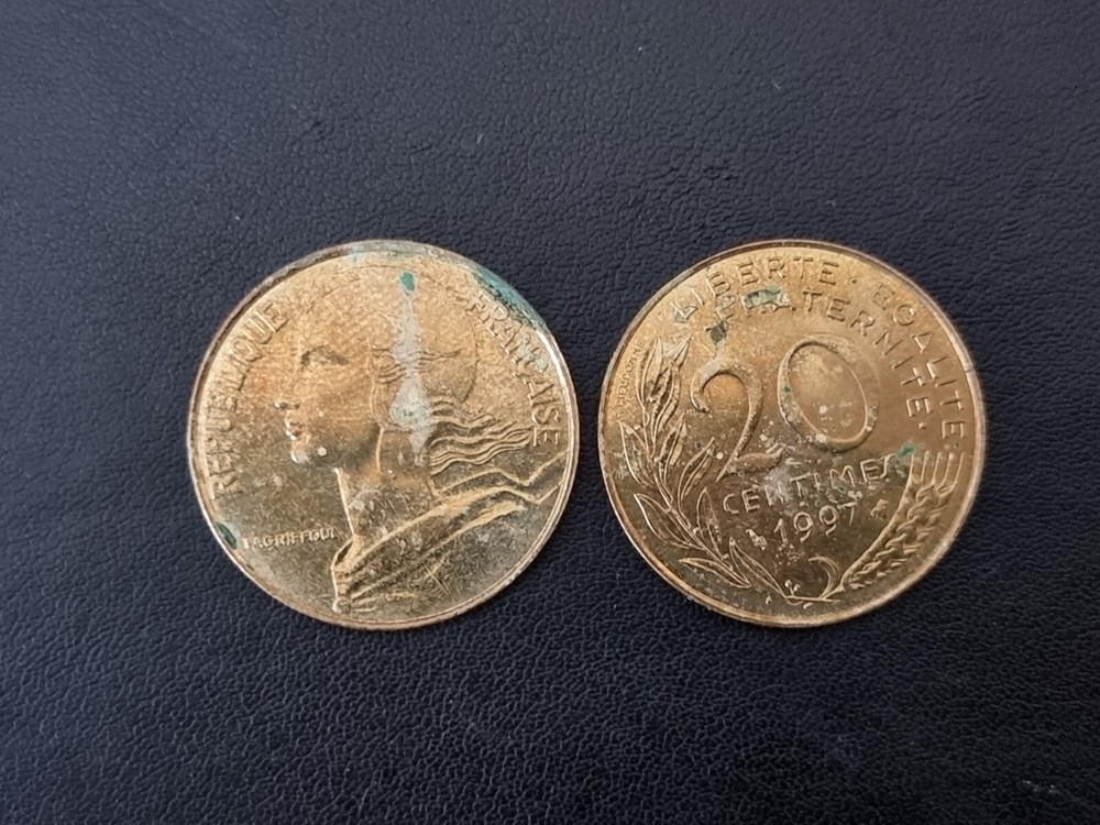 2x 20CENTIMES COINS - FRANCE 1997