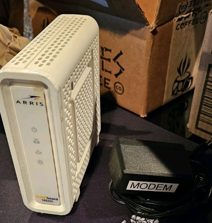 ARRIS SURFboard SB8200 DOCSIS 3.1 1 Gbps Cable Modem