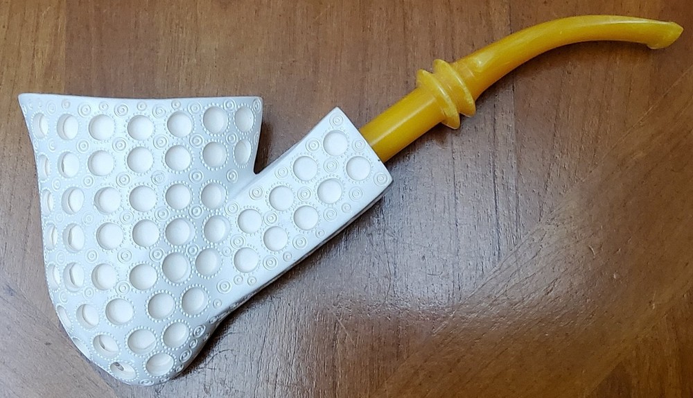MEERSCHAUM PIPE, CIRCULAR / LATTICE DESIGN