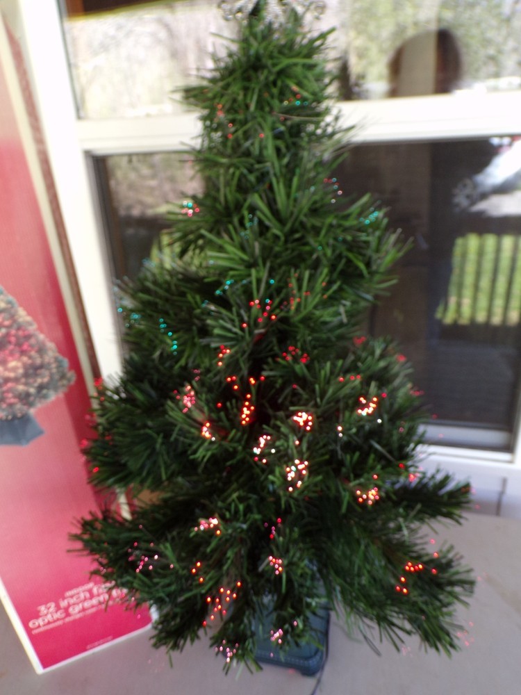 Fiber Optic 32 Inch Christmas Tree Continuously Changes Color Ex Bulbs, Tested