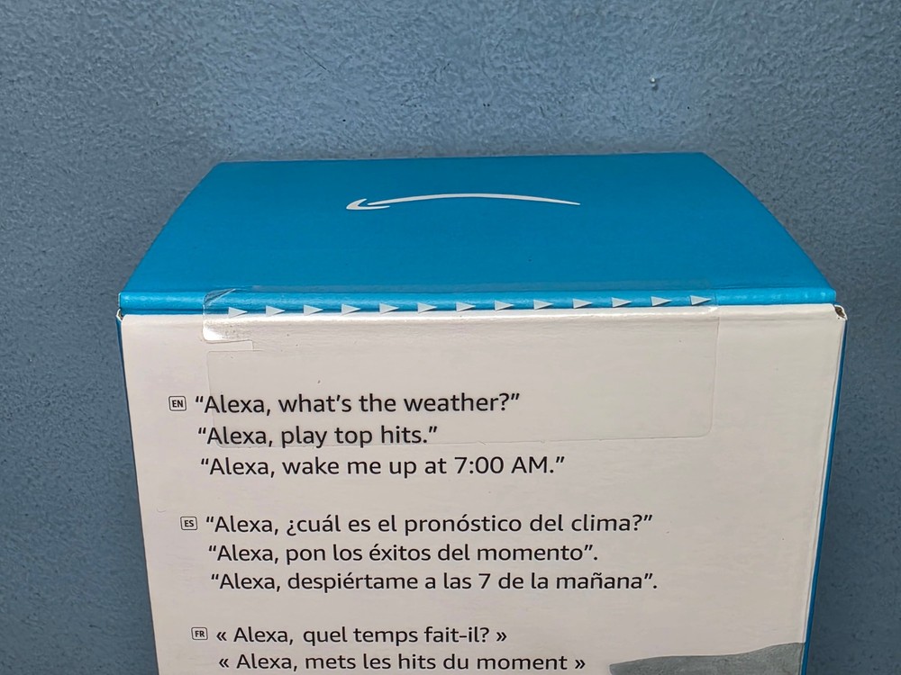 Amazon Alexa Echo Spot Smart Speaker With Display Screen in Black New & Sealed