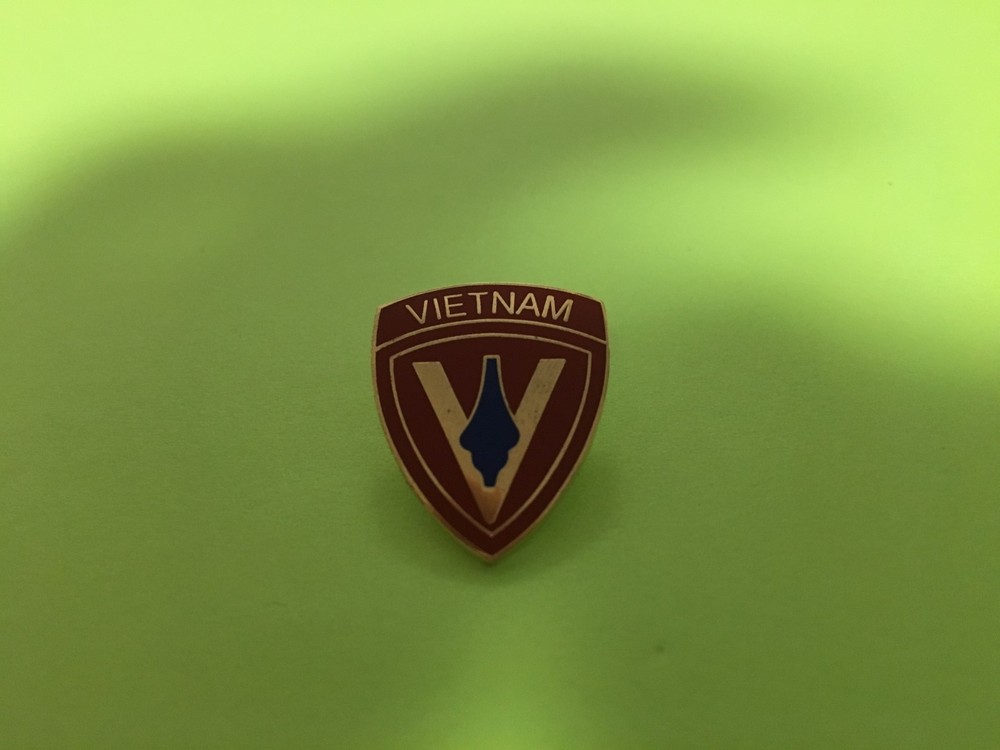 USMC 5TH MARINES VIETNAM HAT PIN