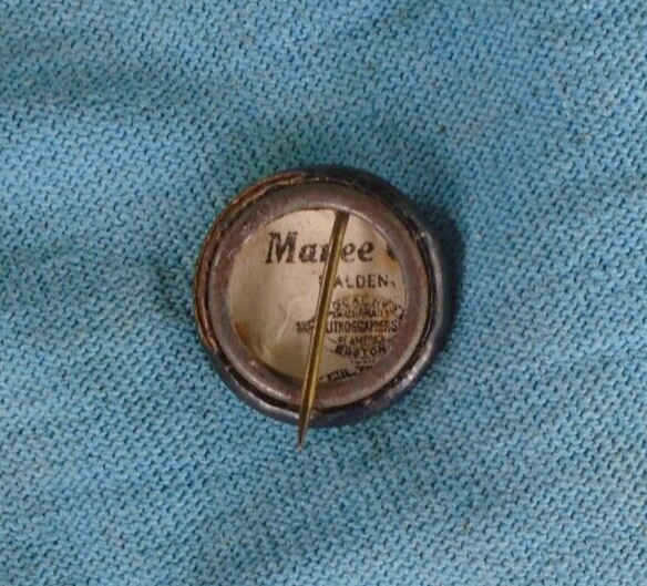 WWI 2nd War Fund pin back button, made by Manee
