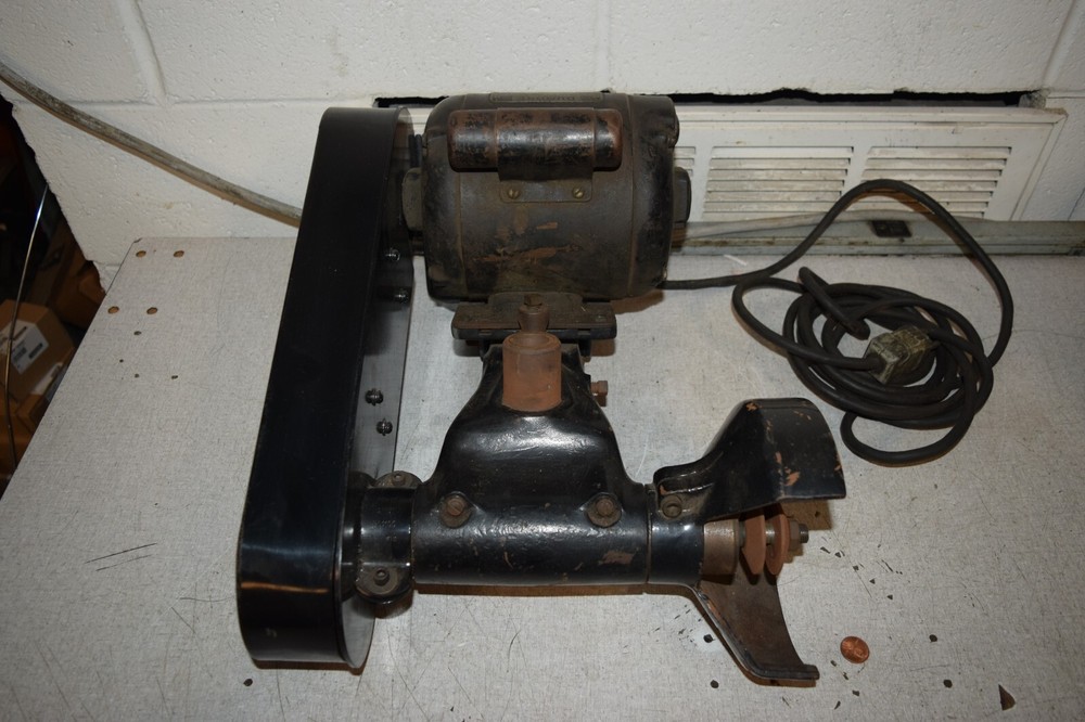 Dumore 77 Mogul Tool Post Grinder 1/2 hp